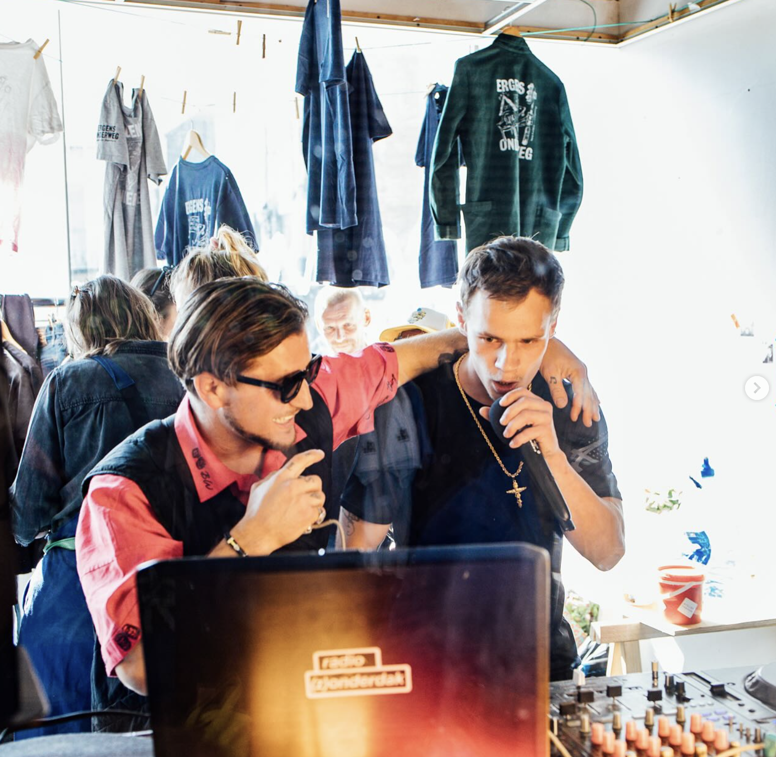 Radio (z)Onderdak